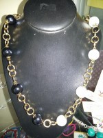 Collana con perle in ceramica